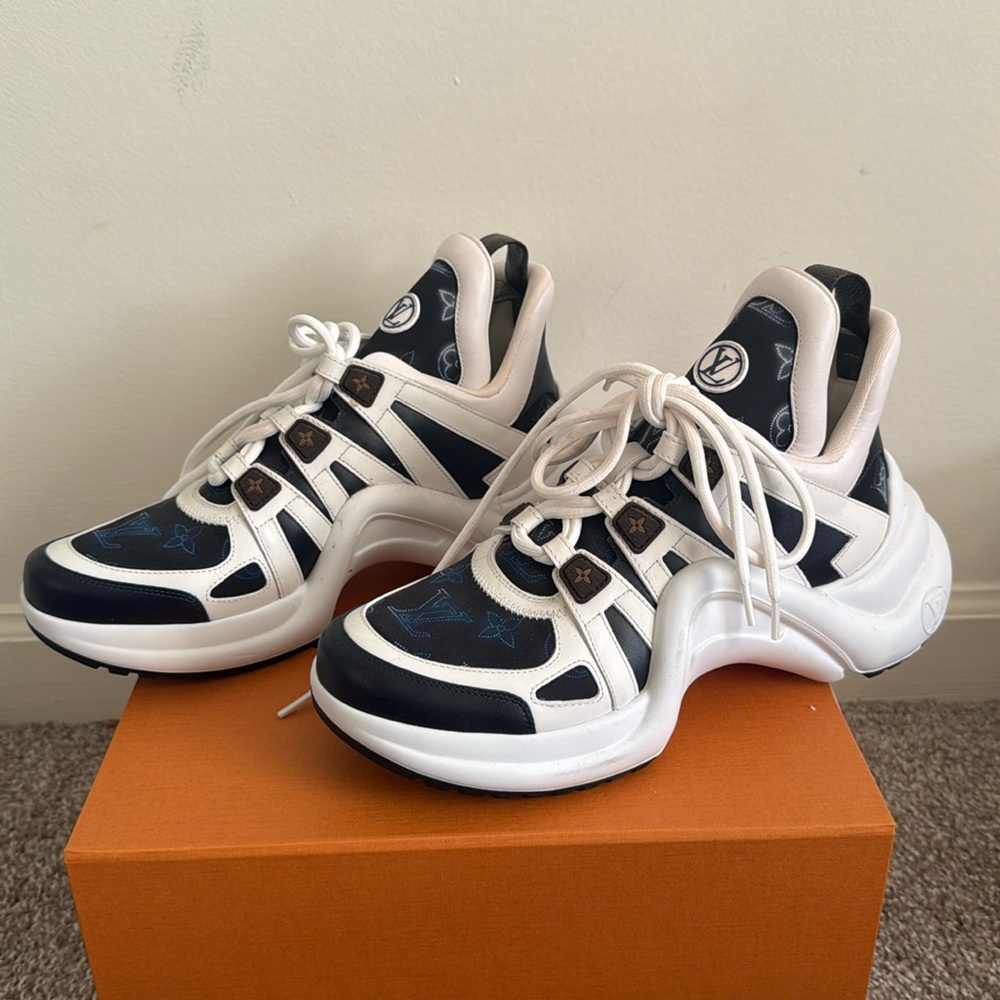 Louis Vuitton archlight trainer size 38 1/2 worn once